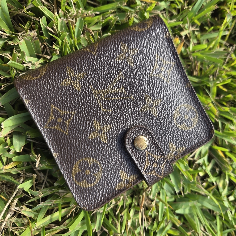 Louis Vuitton Wallet & Key Holder Bundle – Monogram & Damier – Vintage Pre-Loved - Picture 3 of 16